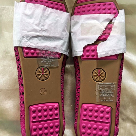 FLATS, ISAAC MIZRAHI, SZ LADIES 8.5W, DARK ROSE SUEDE, TASSLES ON EACH UPPER, - Picture 7 of 15